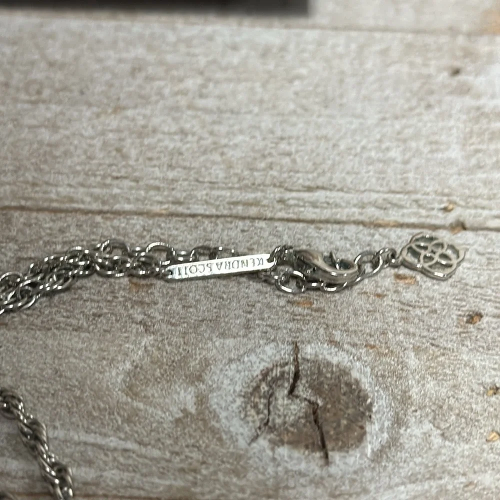 Kendra Scott euc grey slate gemstone crystal pendant fringe long necklace - Picture 6 of 6